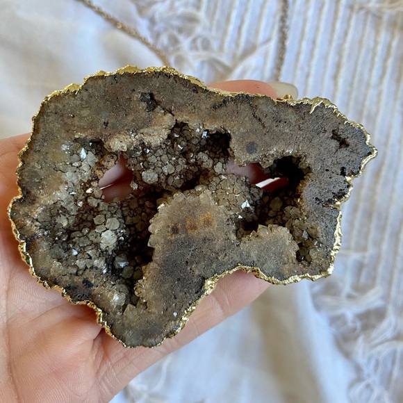 Geode Necklace - Picture 2 of 3